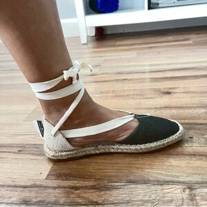 NEW Primark Canvas Gold speckled Black & Cream Ankle/Leg Roman Tie Up Sandal